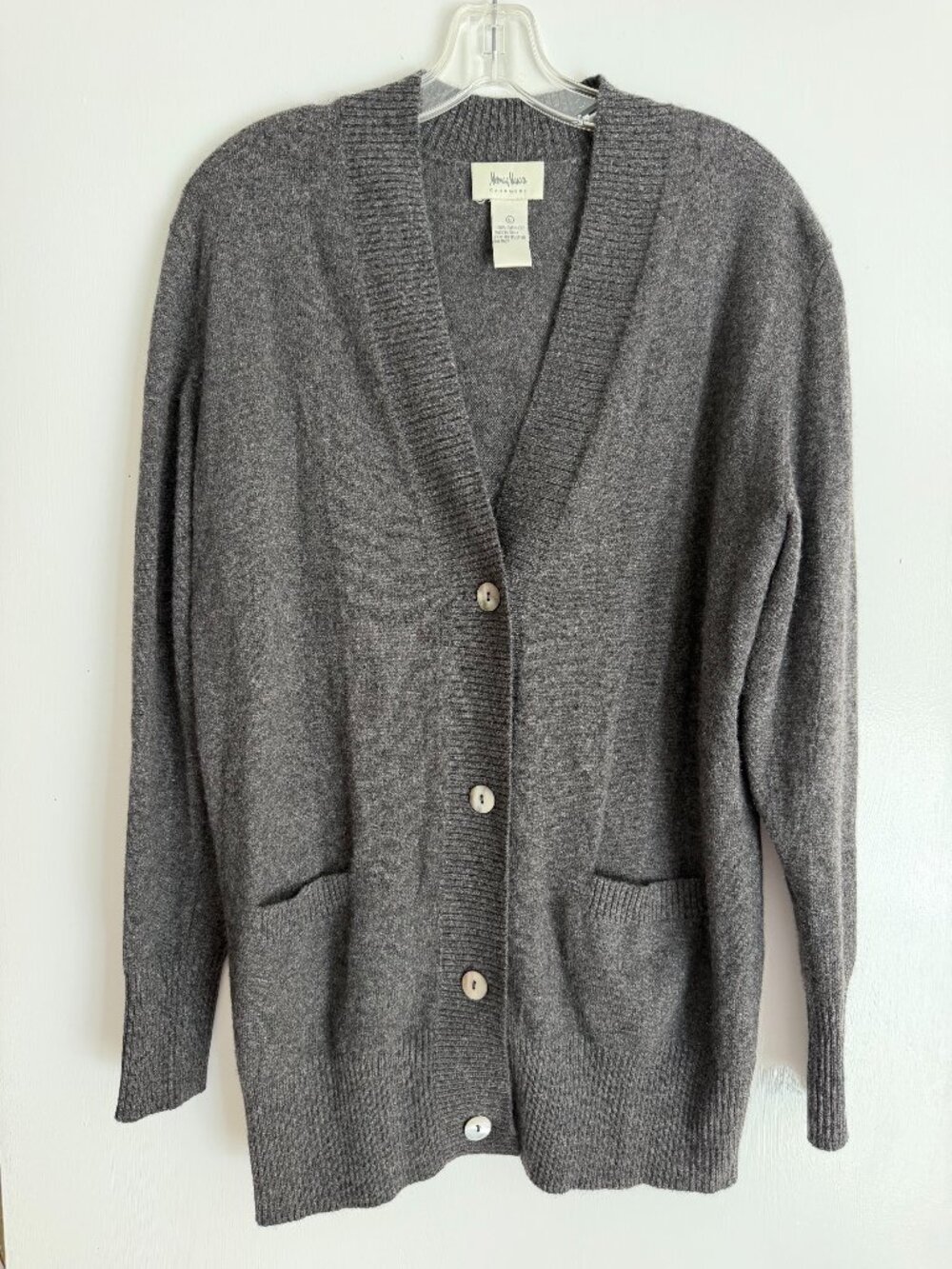 Neiman Marcus: Grey Cardigan Cashmere Sweater; Size: L